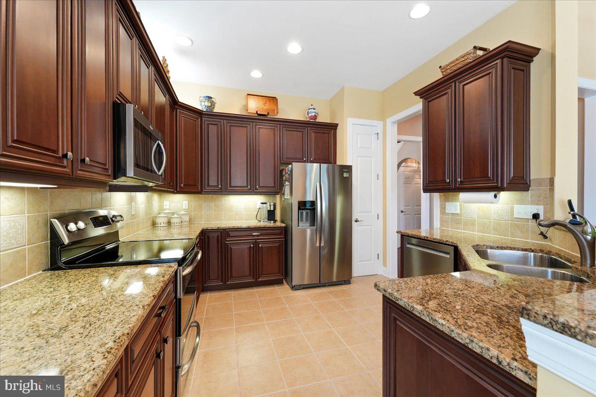 504 Logan Road Phoenixville, PA 19460 - Photo 10 of 67 Stainless appliances
