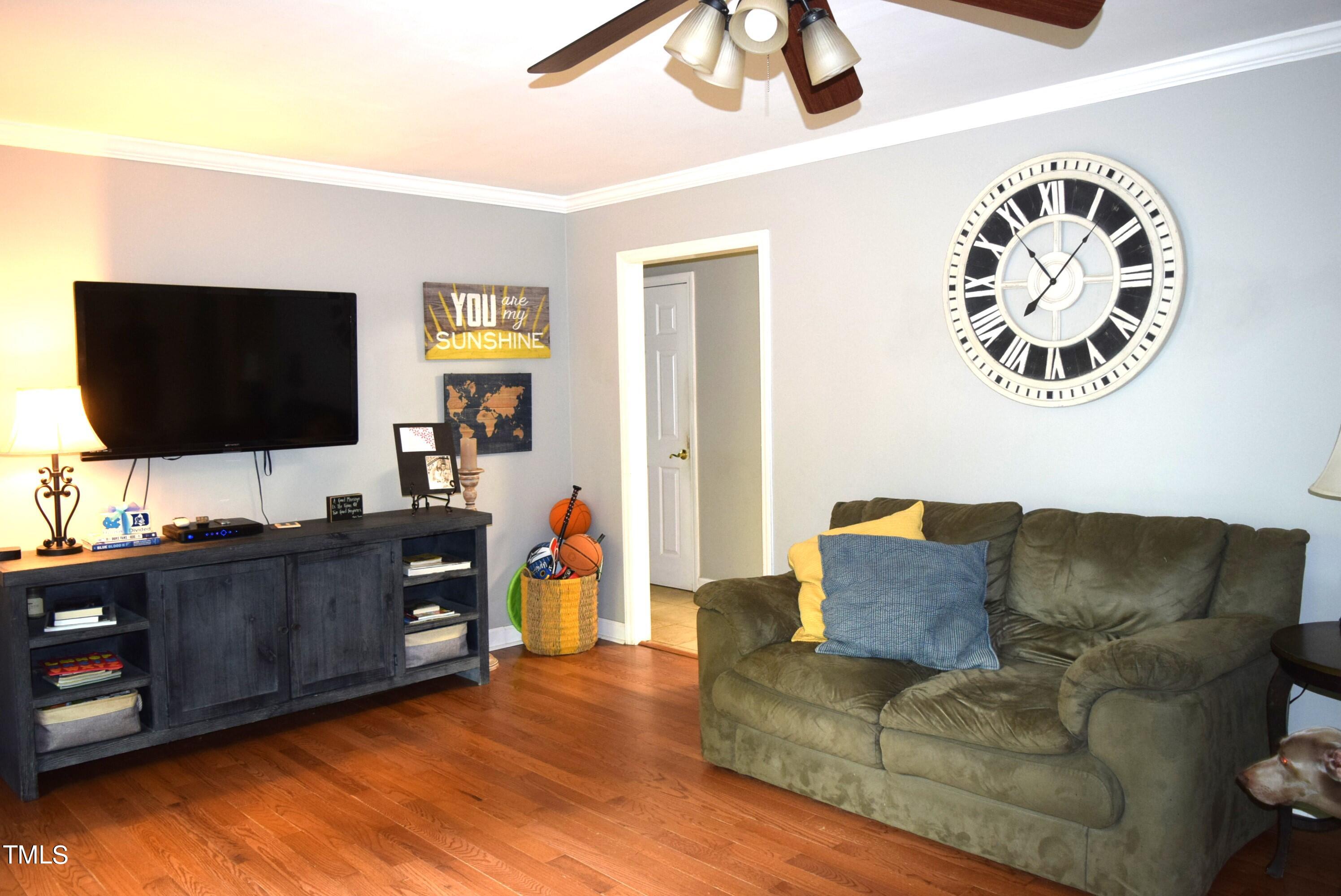 808 Hunters Run Road Mebane, NC 27302 - Photo 7 of 20 hunters run living room