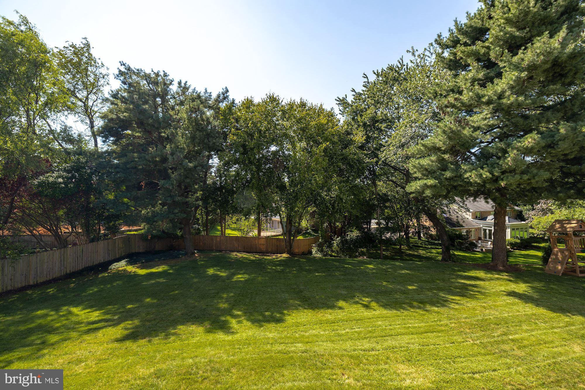 1212 Winter Hunt Road McLean, VA 22102 - Photo 20 of 52 Expansive Backyard