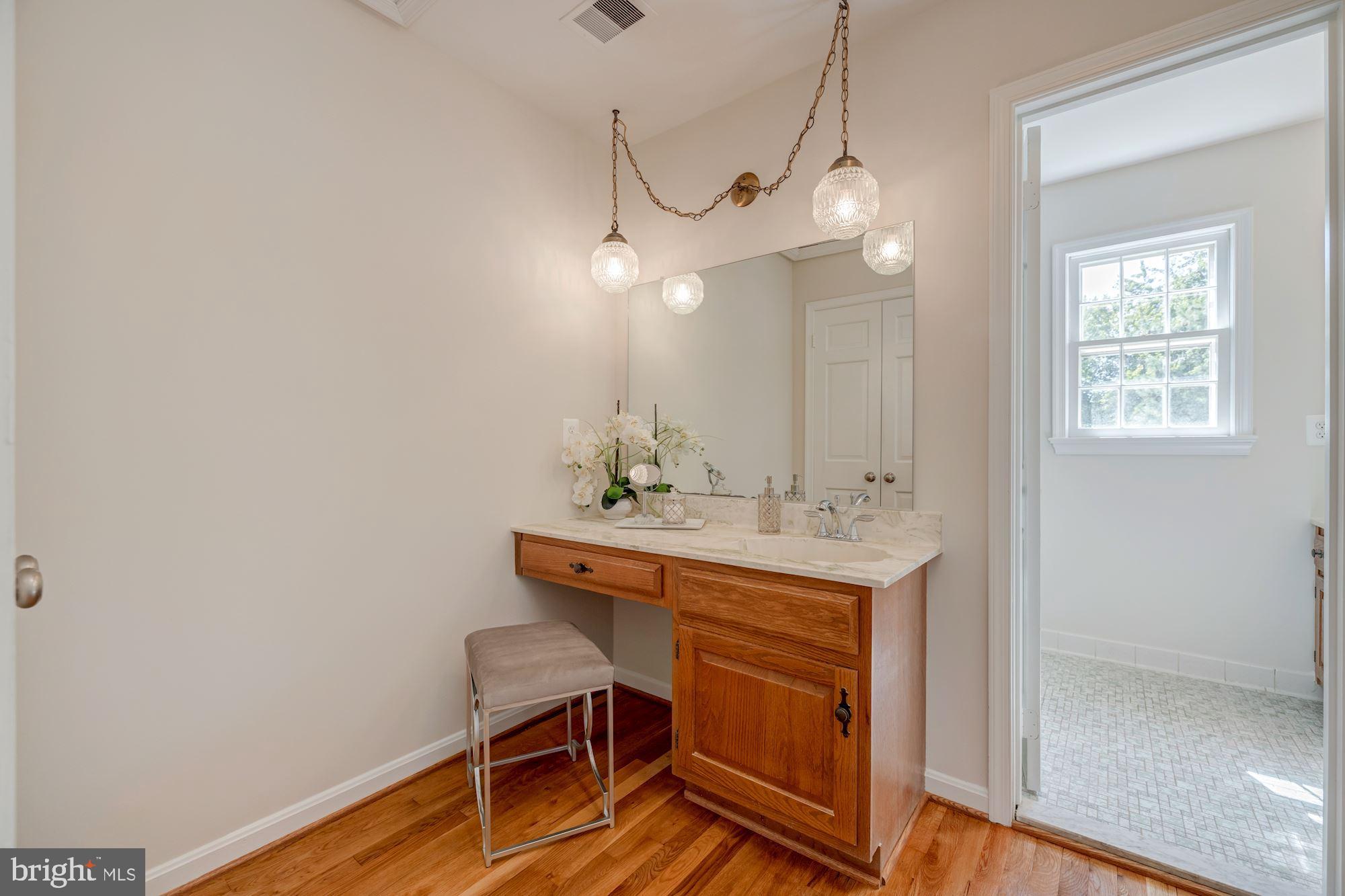 1212 Winter Hunt Road McLean, VA 22102 - Photo 29 of 52 En Suite Bath