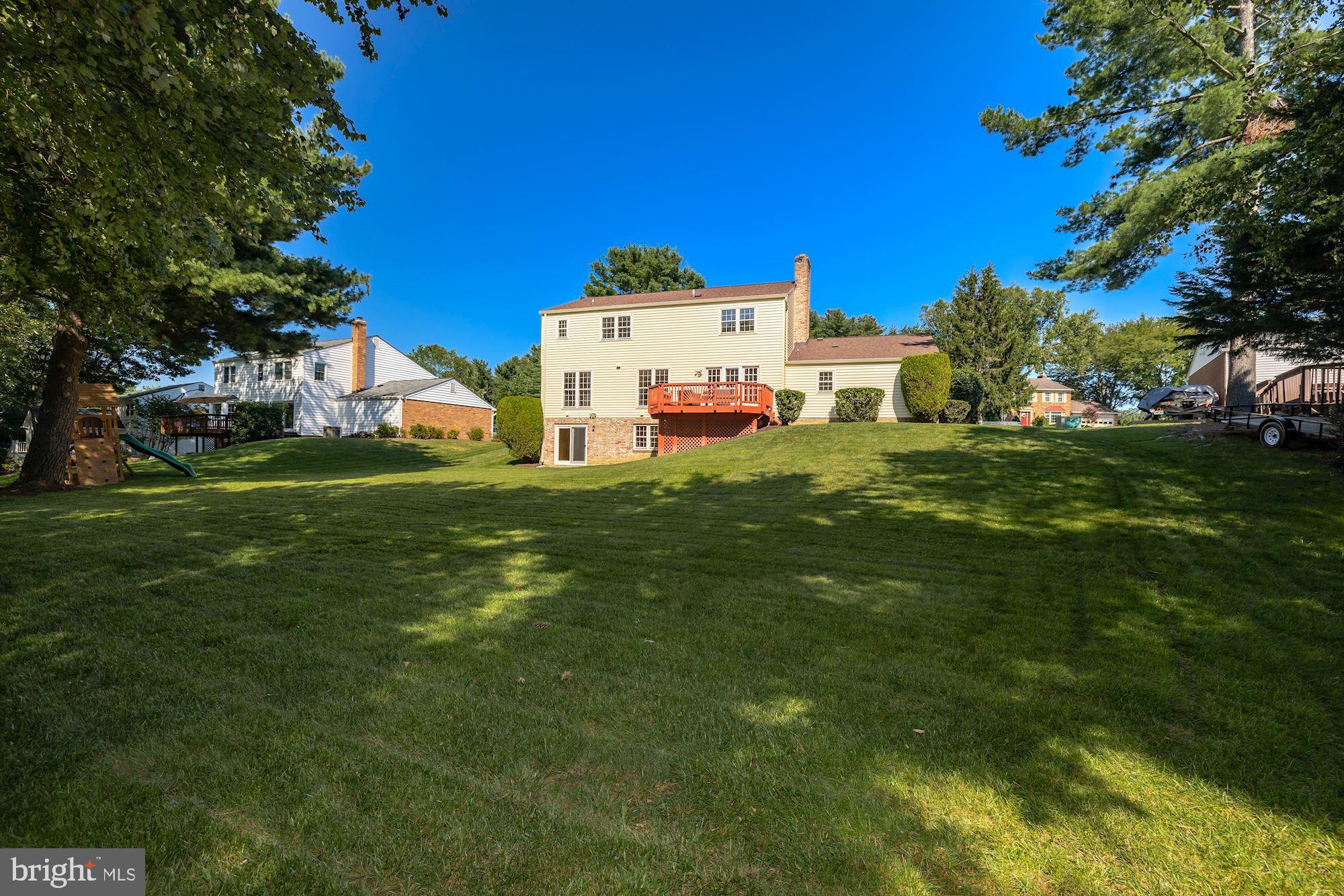 1212 Winter Hunt Road McLean, VA 22102 - Photo 41 of 52 Rear Facade & Backyard