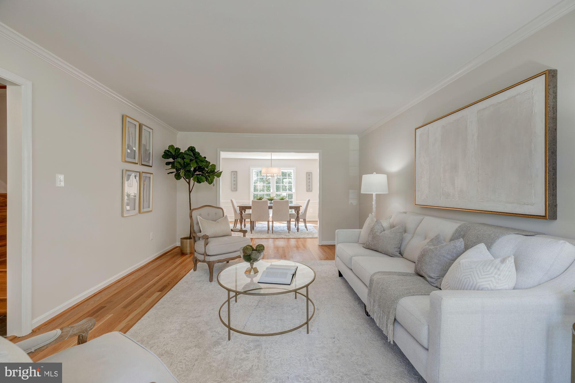 1212 Winter Hunt Road McLean, VA 22102 - Photo 7 of 52 Living Room