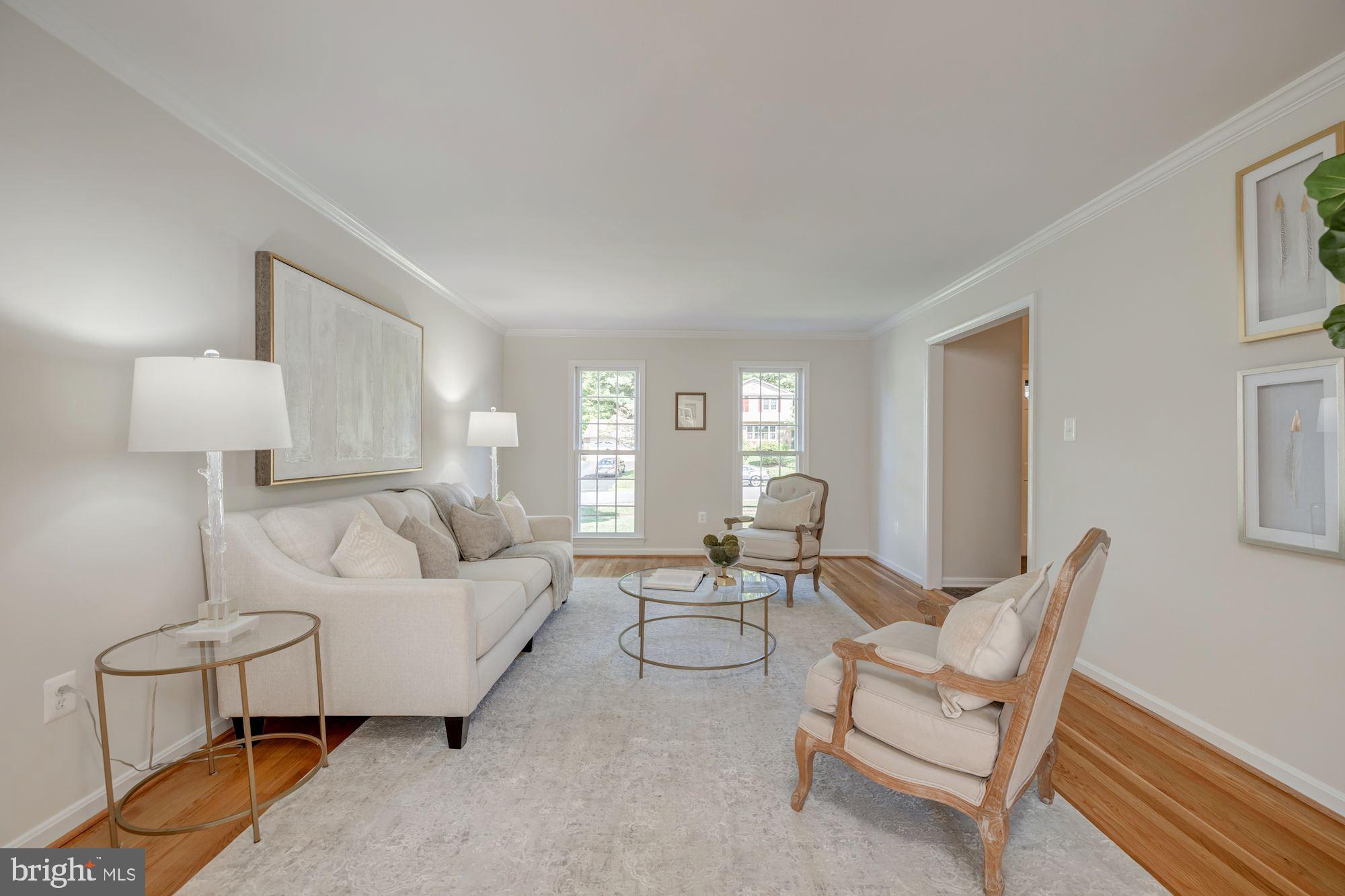 1212 Winter Hunt Road McLean, VA 22102 - Photo 8 of 52 Living Room