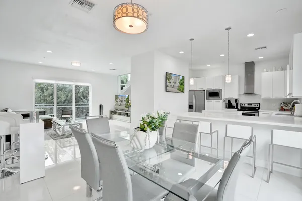 $5,100 | 1347 North Ocean Boulevard, Pompano Beach, FL 33062