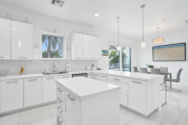 $5,100 | 1347 North Ocean Boulevard, Pompano Beach, FL 33062