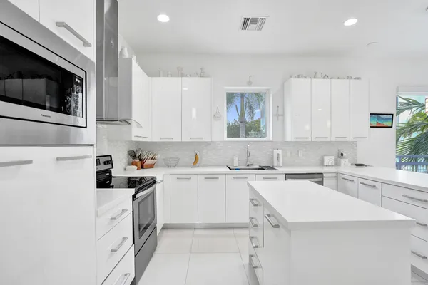 $5,100 | 1347 North Ocean Boulevard, Pompano Beach, FL 33062