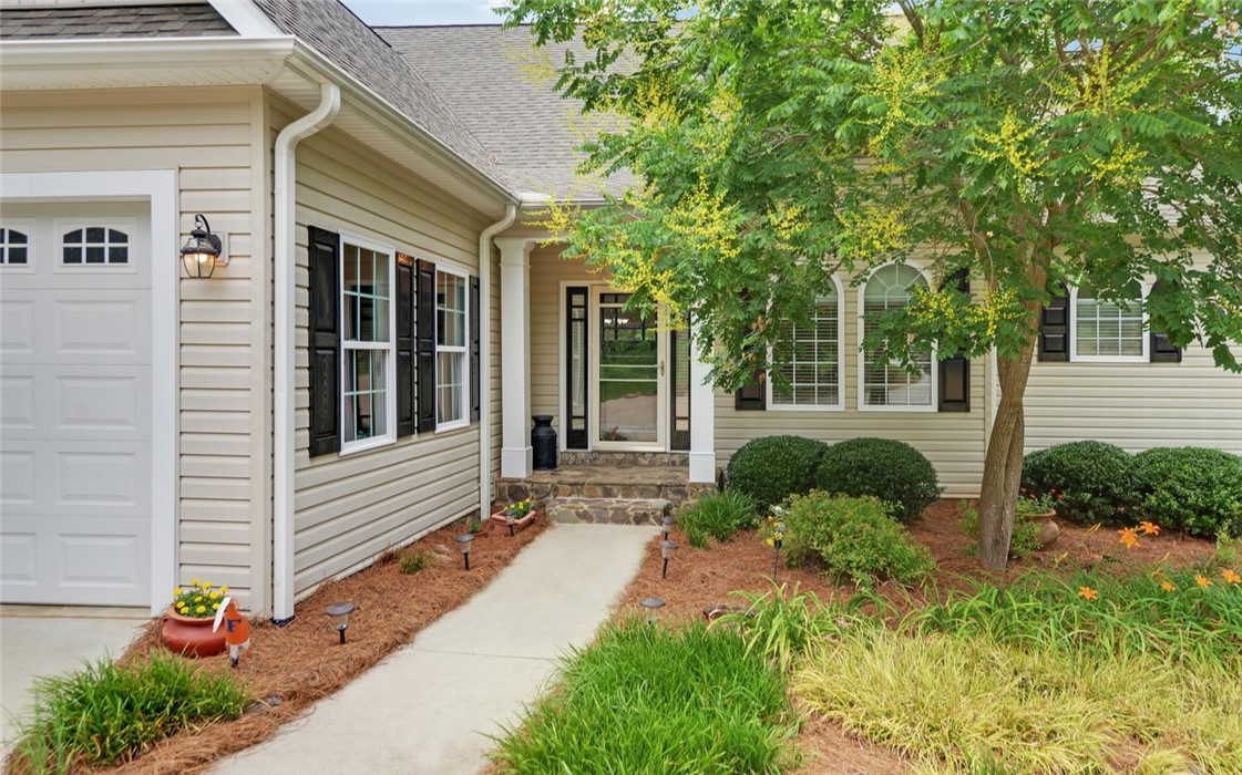 54 Point Pl Road Hartwell, GA 30643 - Photo 3 of 50 Gallery Image 3
