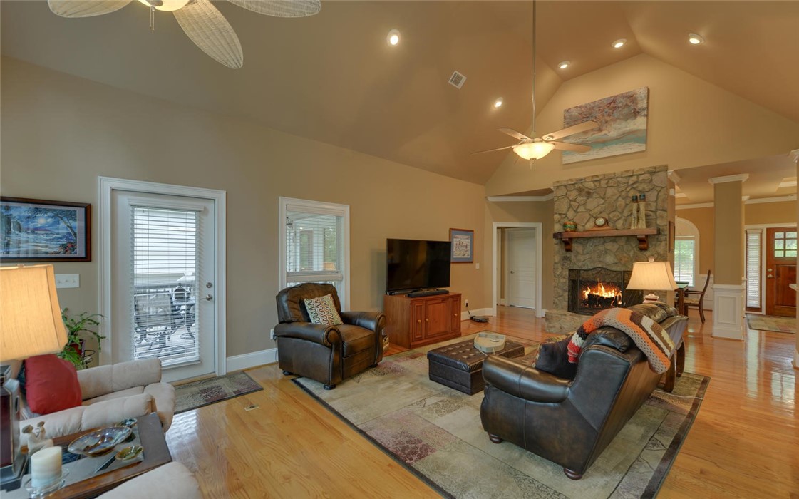 54 Point Pl Road Hartwell, GA 30643 - Photo 7 of 50 Gallery Image 7