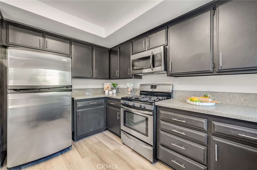 8215 Sandy Lane Paramount, CA 90723 - Photo 11 of 36