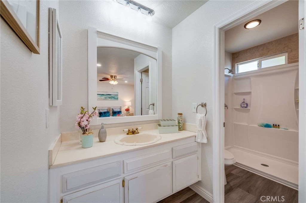 8215 Sandy Lane Paramount, CA 90723 - Photo 23 of 36