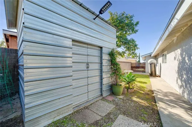 $895,000 | 8215 Sandy Lane, Paramount, CA 90723