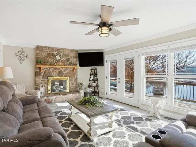 $2,450,000 | 146 Paradise Point, New Tazewell, TN 37825