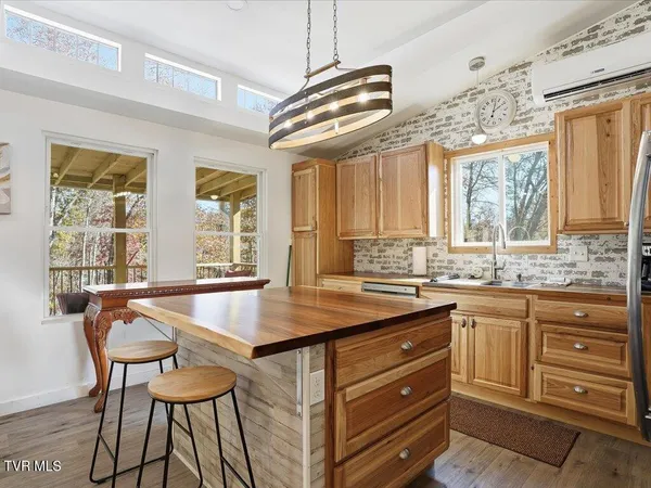 $2,150,000 | 146 Paradise Point, New Tazewell, TN 37825