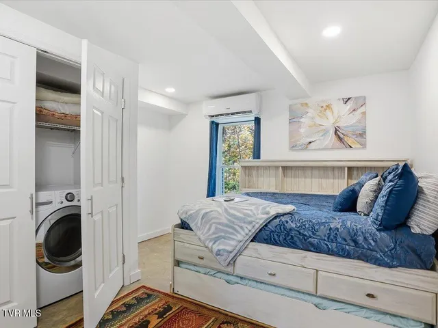 $2,450,000 | 146 Paradise Point, New Tazewell, TN 37825