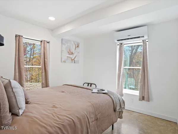 $2,150,000 | 146 Paradise Point, New Tazewell, TN 37825