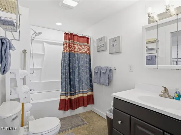 $2,150,000 | 146 Paradise Point, New Tazewell, TN 37825