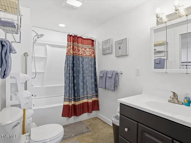 $2,450,000 | 146 Paradise Point, New Tazewell, TN 37825