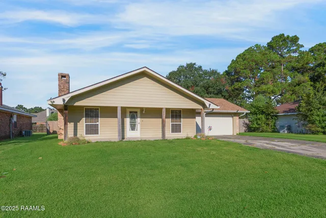 $190,000 | 302 Vivian Drive, Lafayette, LA 70508