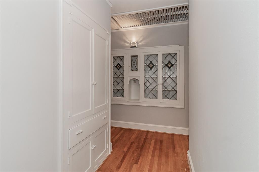 2311 Warner Road Fort Worth, TX 76110 - Photo 15 of 37