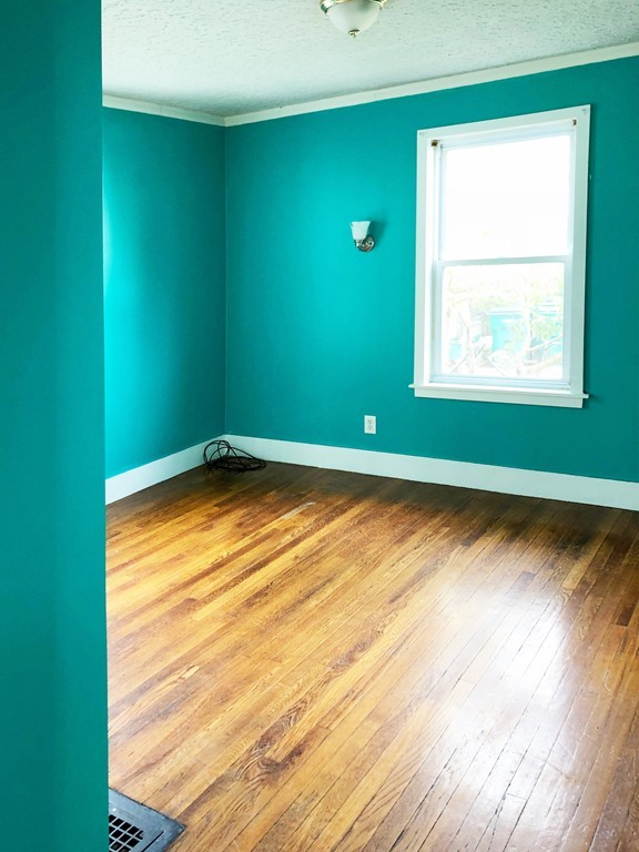 6 Rhodes Avenue Lynn, MA 01904 - Photo 6 of 19 Gallery Image 6