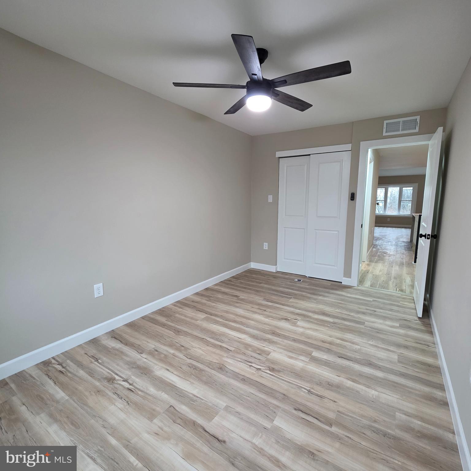 12702 Knights Road Philadelphia, PA 19154 - Photo 10 of 23 Gallery Image 10