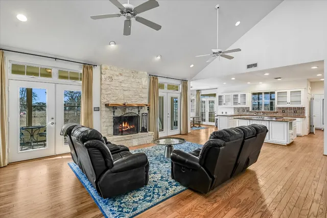 $925,000 | 842 Boos Lane, Fredericksburg, TX 78624