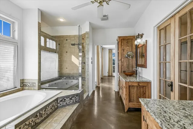 $925,000 | 842 Boos Lane, Fredericksburg, TX 78624