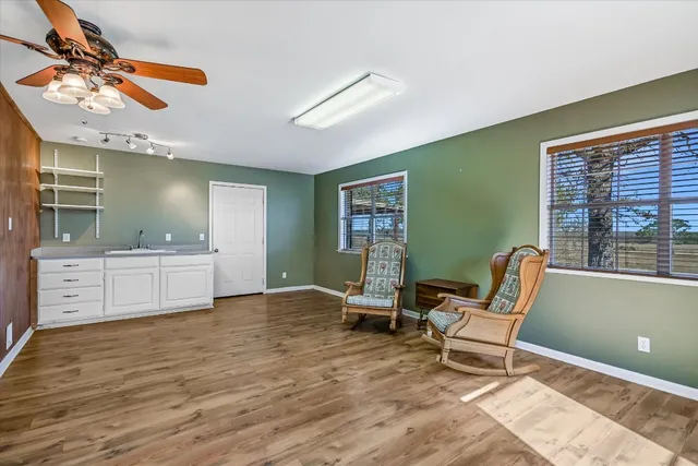 $925,000 | 842 Boos Lane, Fredericksburg, TX 78624