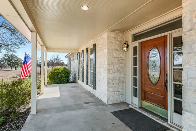 $925,000 | 842 Boos Lane, Fredericksburg, TX 78624