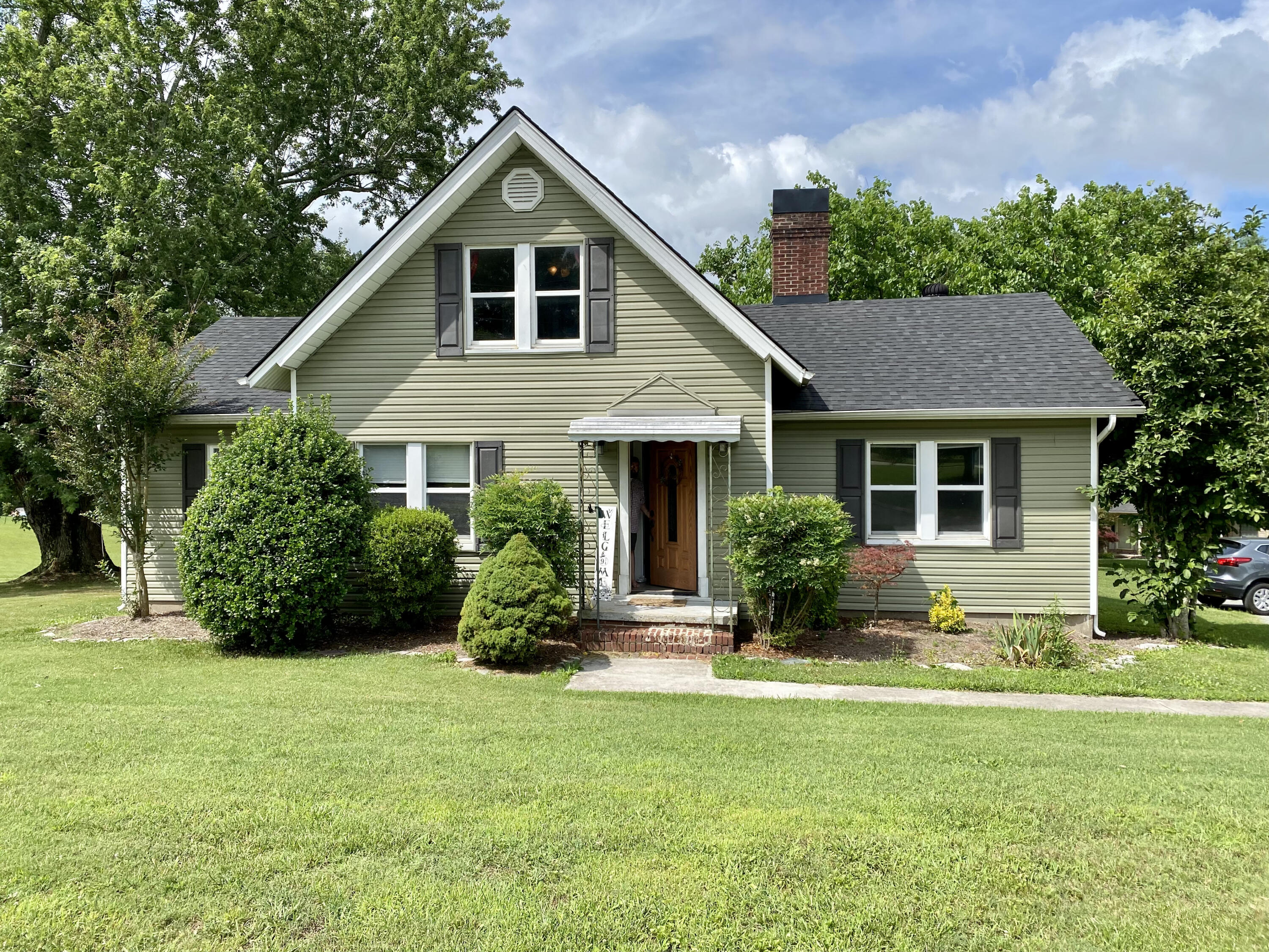 7815 Heiskell Road Powell, TN 37849 - Photo 2 of 34 Front of Home
