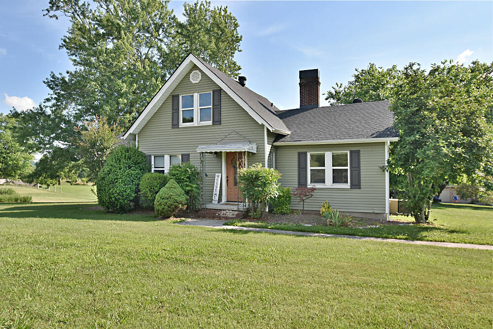 7815 Heiskell Road Powell, TN 37849 - Photo 11 of 34 Beautiful Front Landscaping