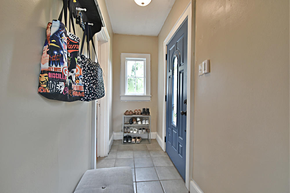 7815 Heiskell Road Powell, TN 37849 - Photo 12 of 34 Entry Way