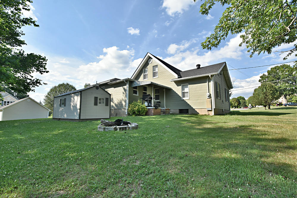 7815 Heiskell Road Powell, TN 37849 - Photo 9 of 34 Back of Home