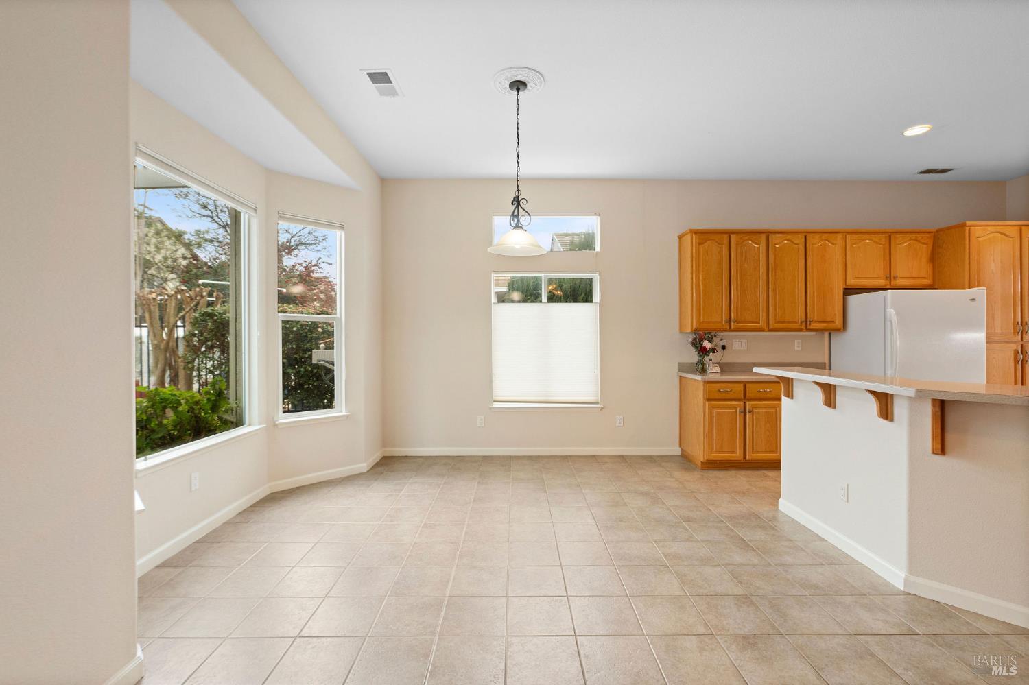 802 Summerset Drive Rio Vista, CA 94571 - Photo 12 of 74 large breakfast nook