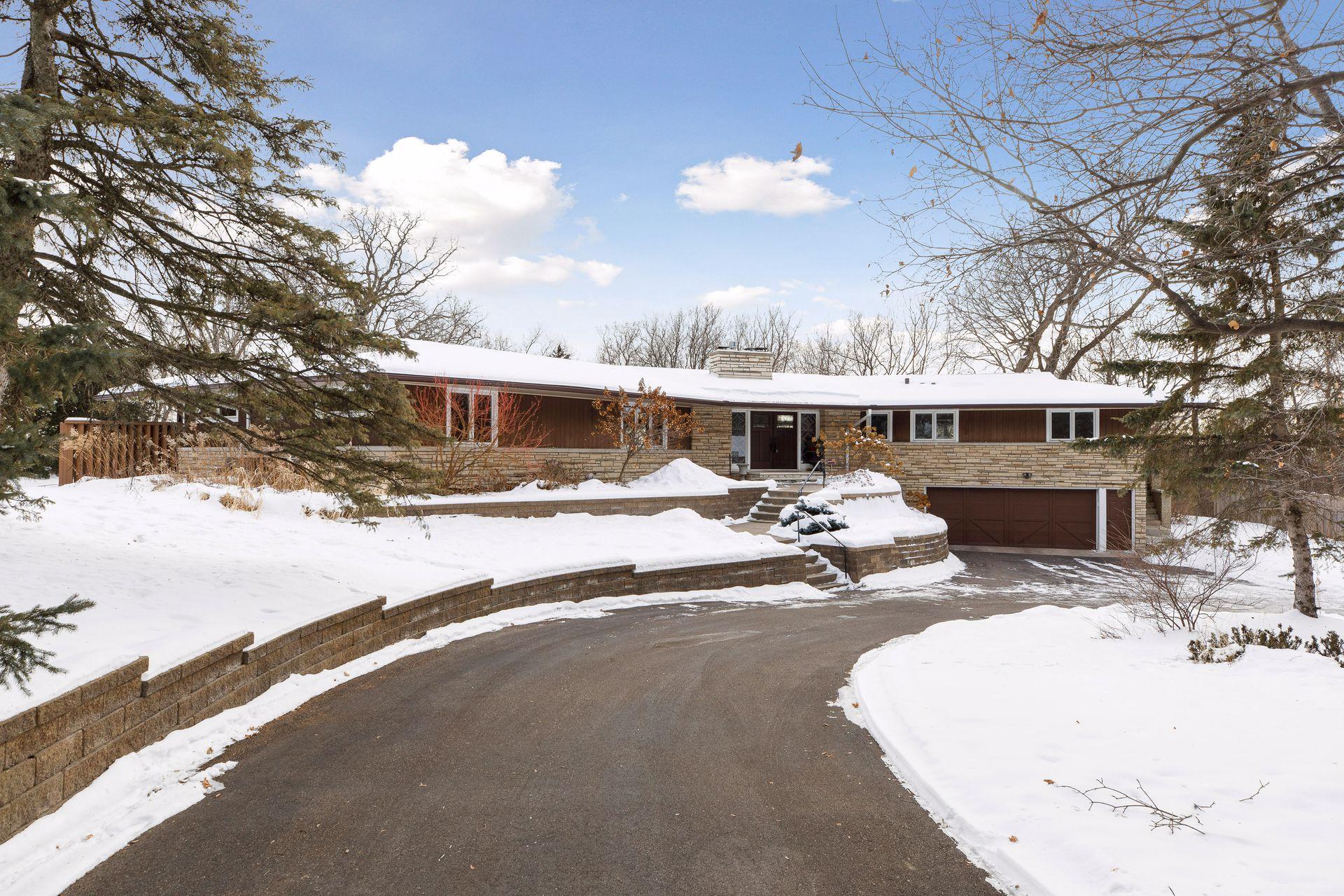 2170 Lower St Dennis Road St. Paul, MN 55116 - Photo 1 of 49 Gallery Image 1