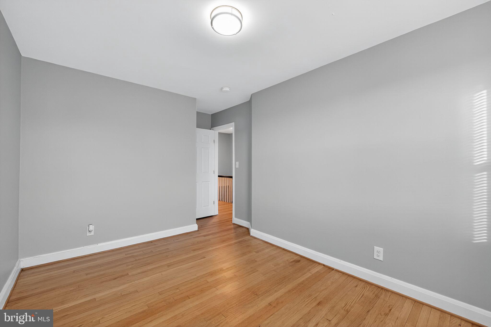 1017 Wicklow Road Baltimore, MD 21229 - Photo 10 of 34 Gallery Image 10