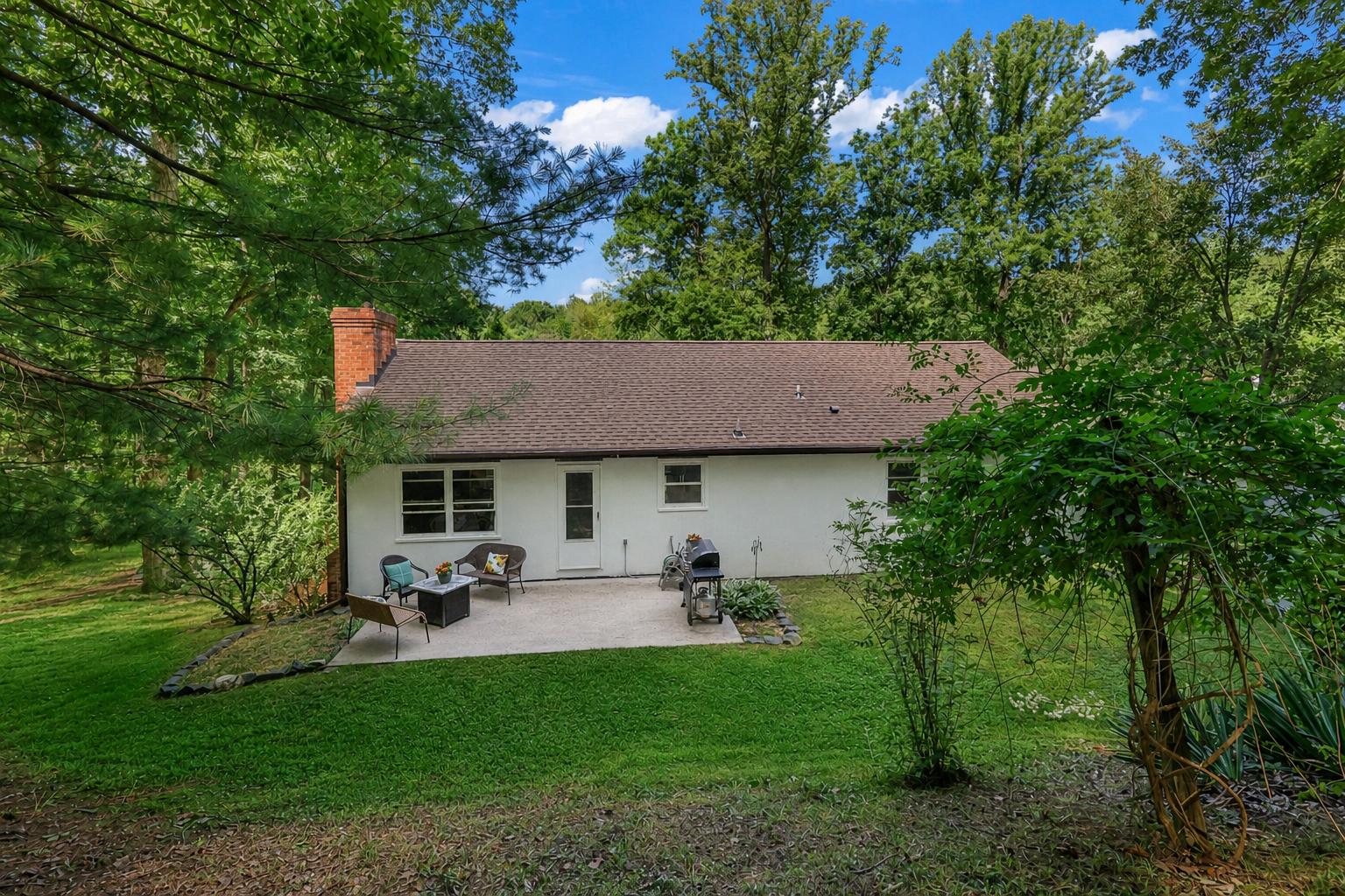 7357 Auburn Mill Road Warrenton, VA 20187 - Photo 29 of 35 Back of home w/lovely concrete patio