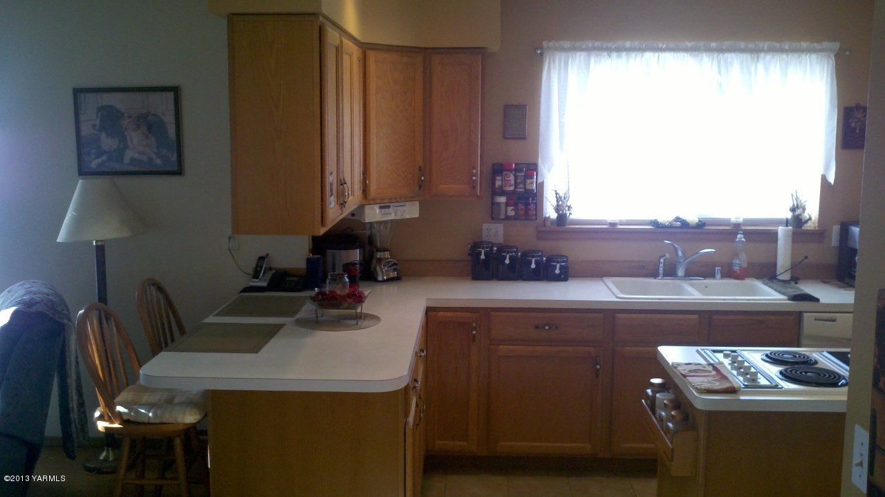 302 Wendt Road Yakima, WA 98901 - Photo 12 of 26 2013-01-10_13-51-30_453