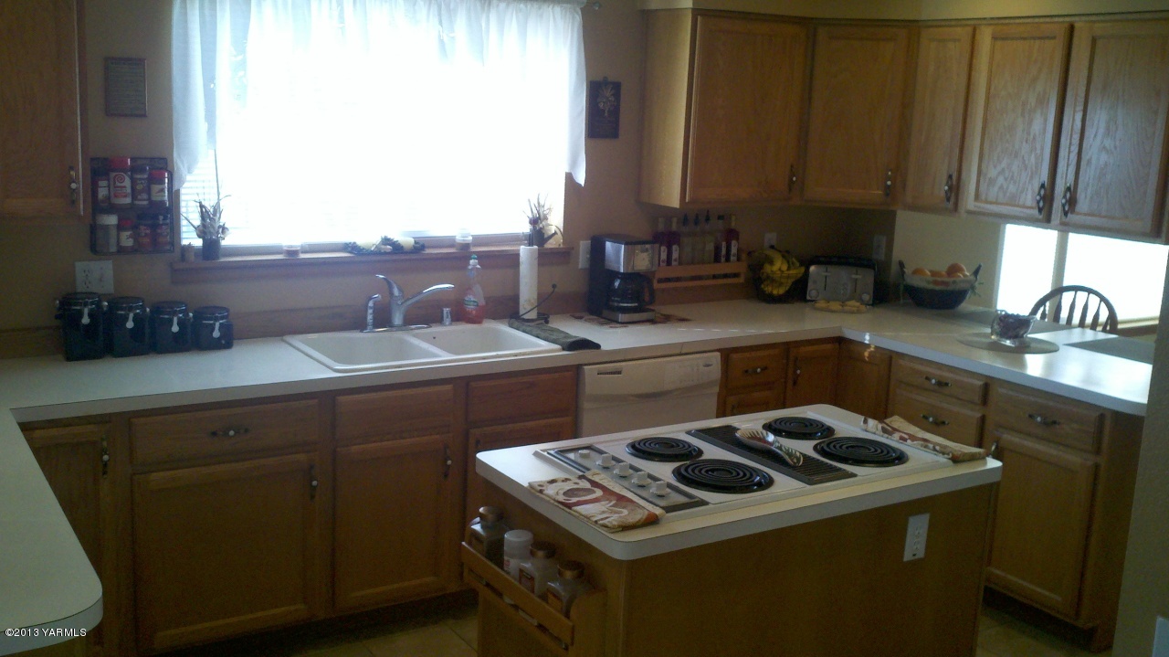 302 Wendt Road Yakima, WA 98901 - Photo 13 of 26 2013-01-10_13-51-20_737