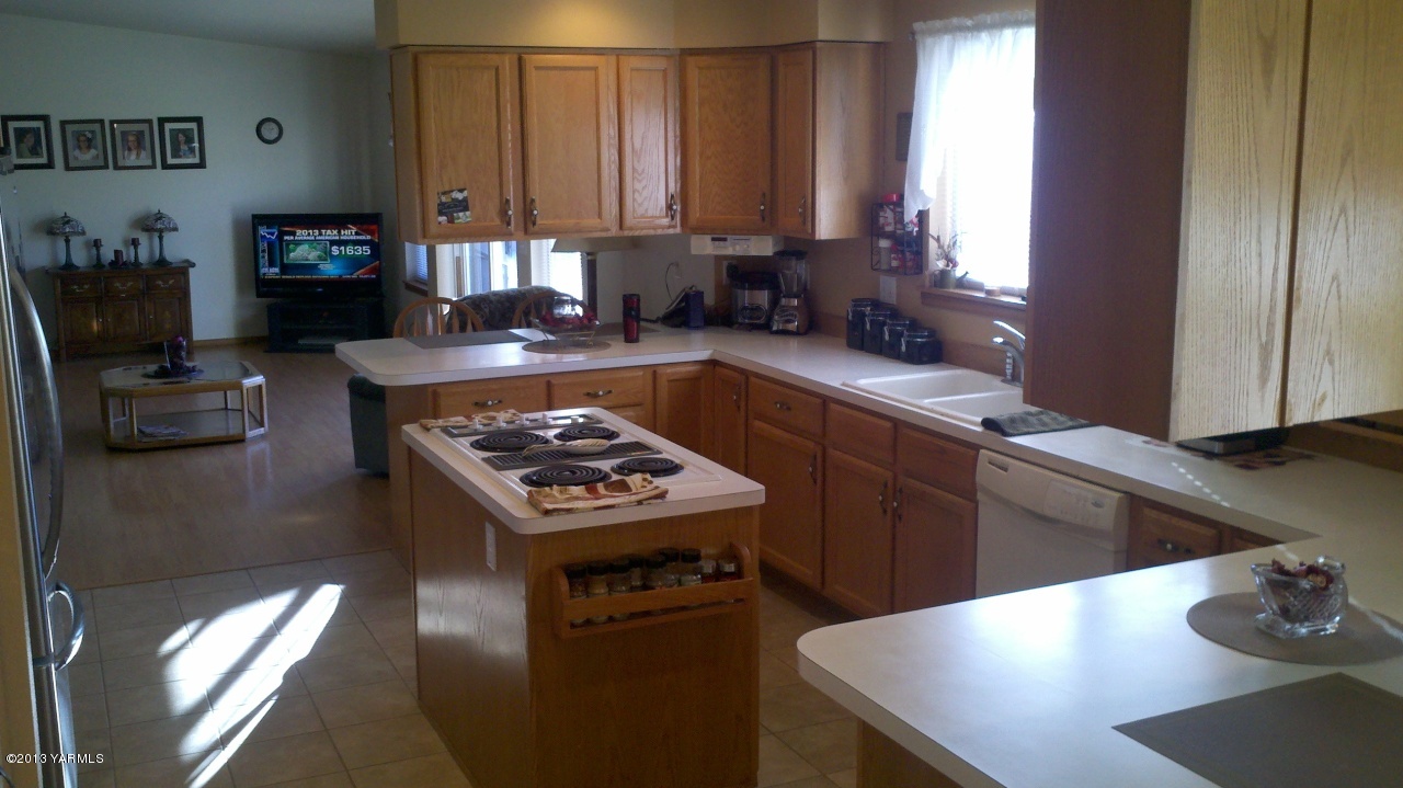 302 Wendt Road Yakima, WA 98901 - Photo 16 of 26 2013-01-10_13-50-19_625