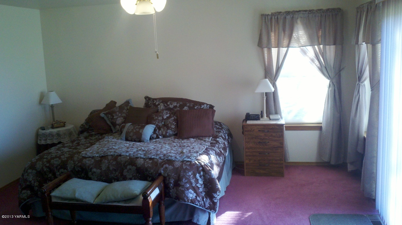 302 Wendt Road Yakima, WA 98901 - Photo 19 of 26 2013-01-10_13-54-34_136