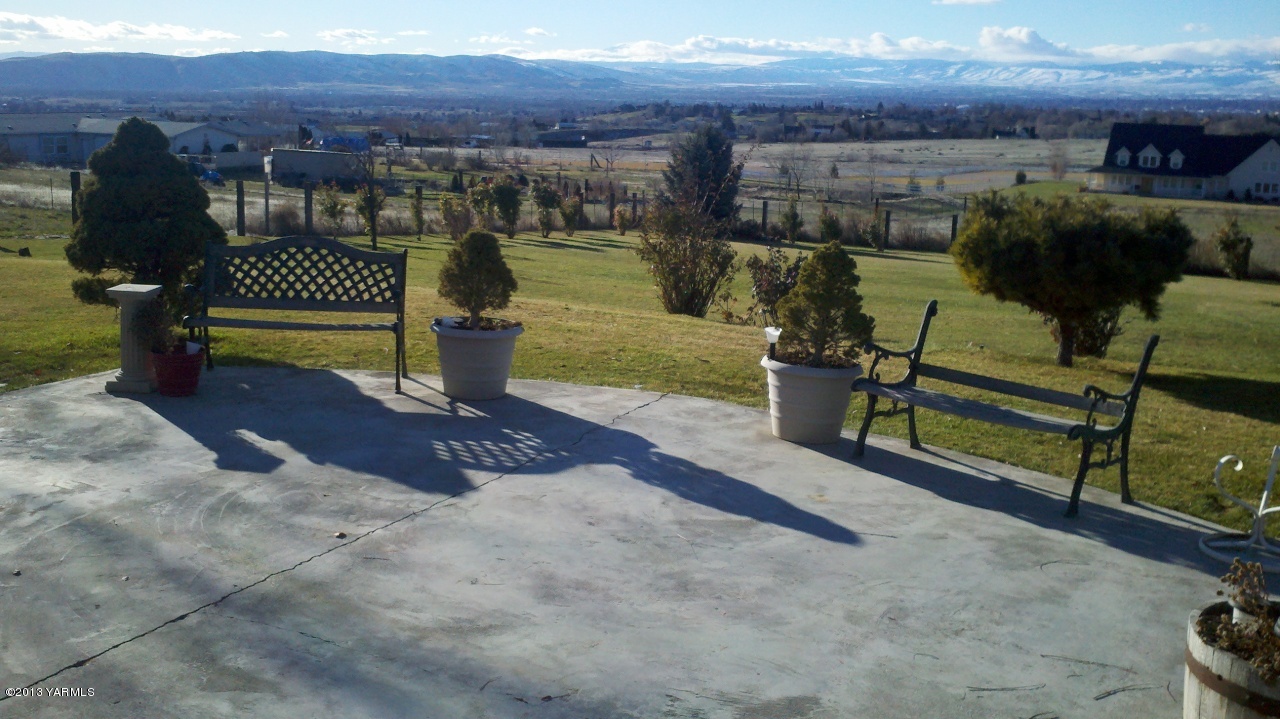 302 Wendt Road Yakima, WA 98901 - Photo 6 of 26 2013-01-10_13-58-14_920