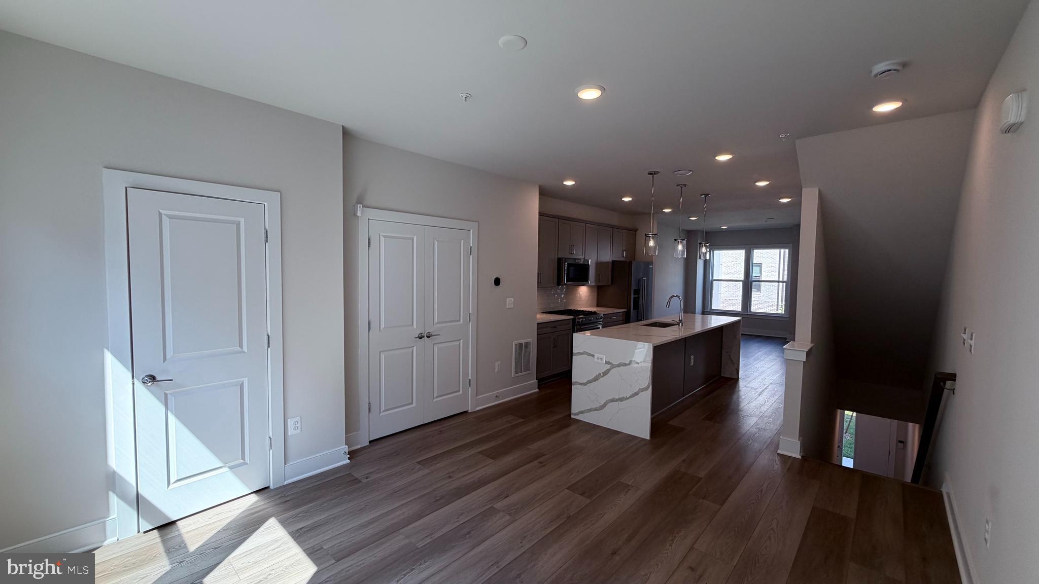 12742 Verdant Way Reston, VA 20191 - Photo 13 of 34 Gallery Image 13
