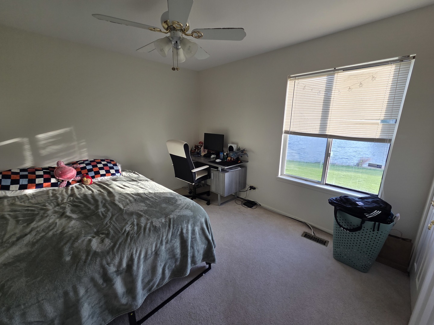 390 Springlake Lane, Unit B Aurora, IL 60504 - Photo 13 of 17