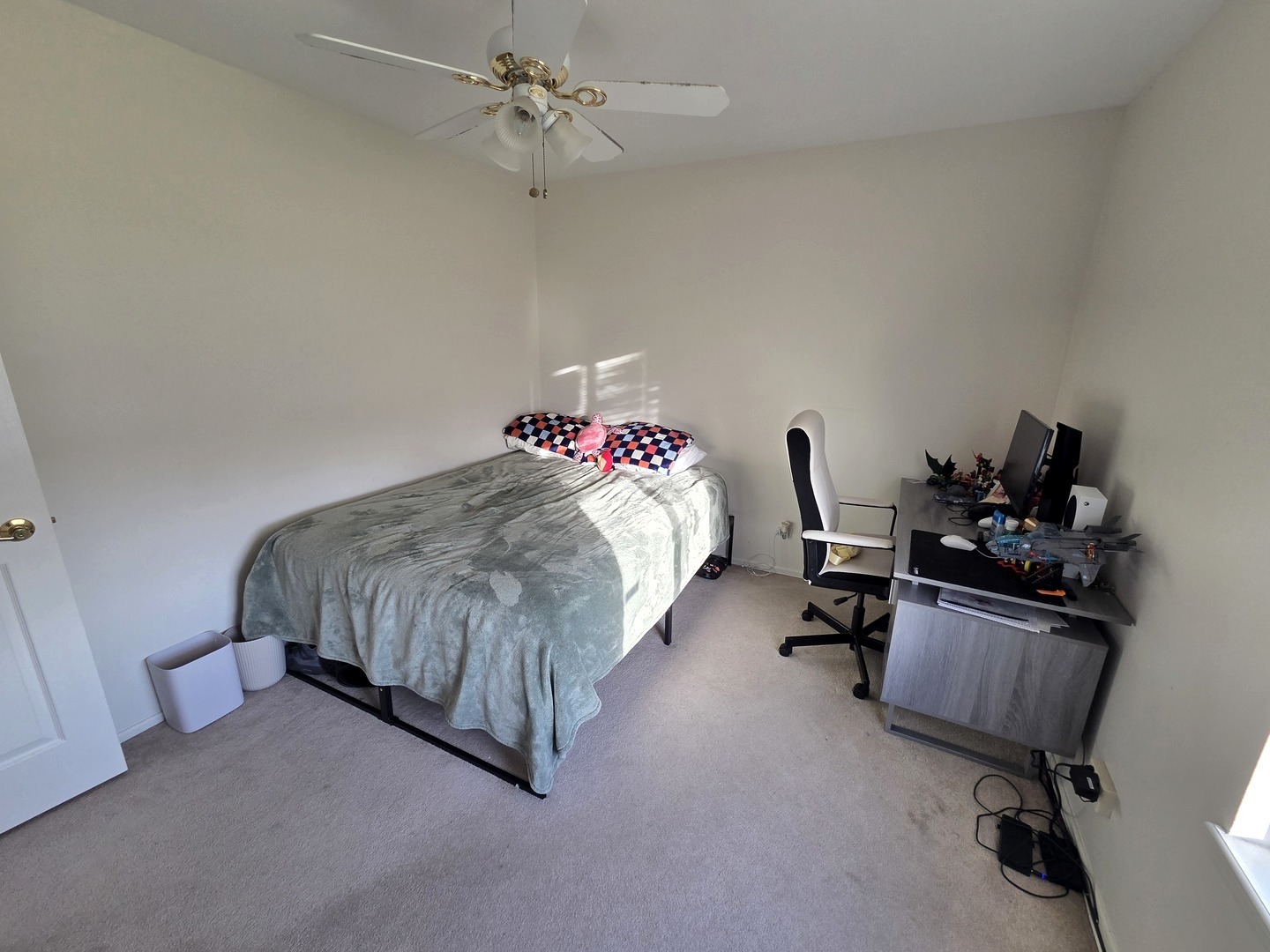 390 Springlake Lane, Unit B Aurora, IL 60504 - Photo 14 of 17