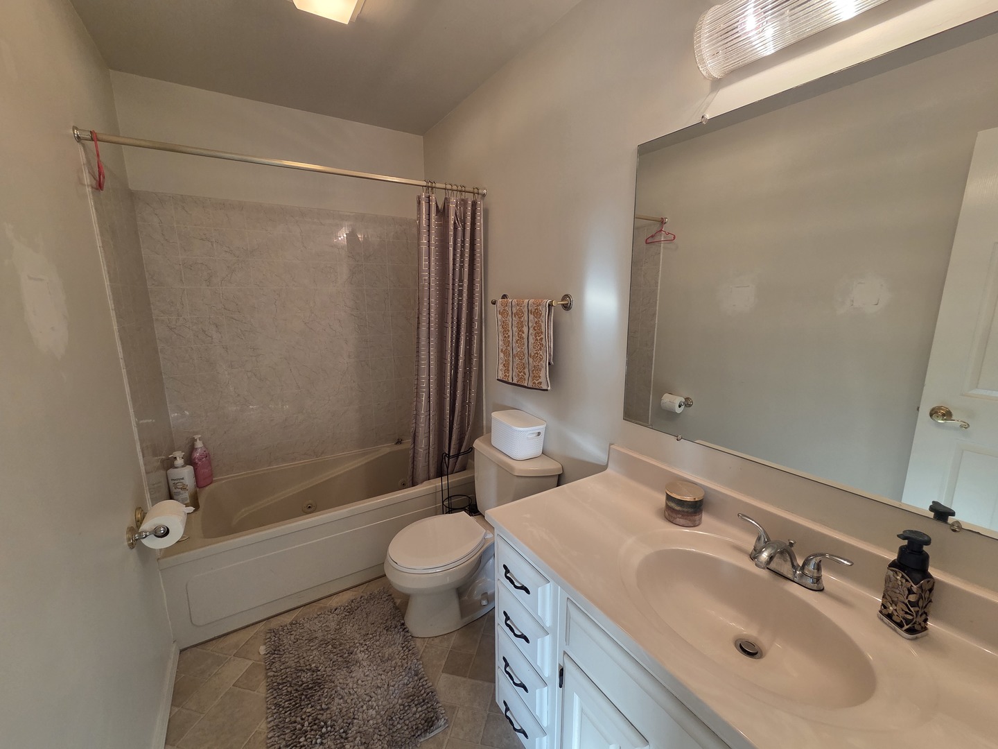 390 Springlake Lane, Unit B Aurora, IL 60504 - Photo 16 of 17