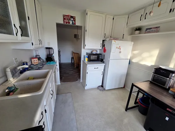 $279,900 | 390 Springlake Lane, Unit B, Aurora, IL 60504