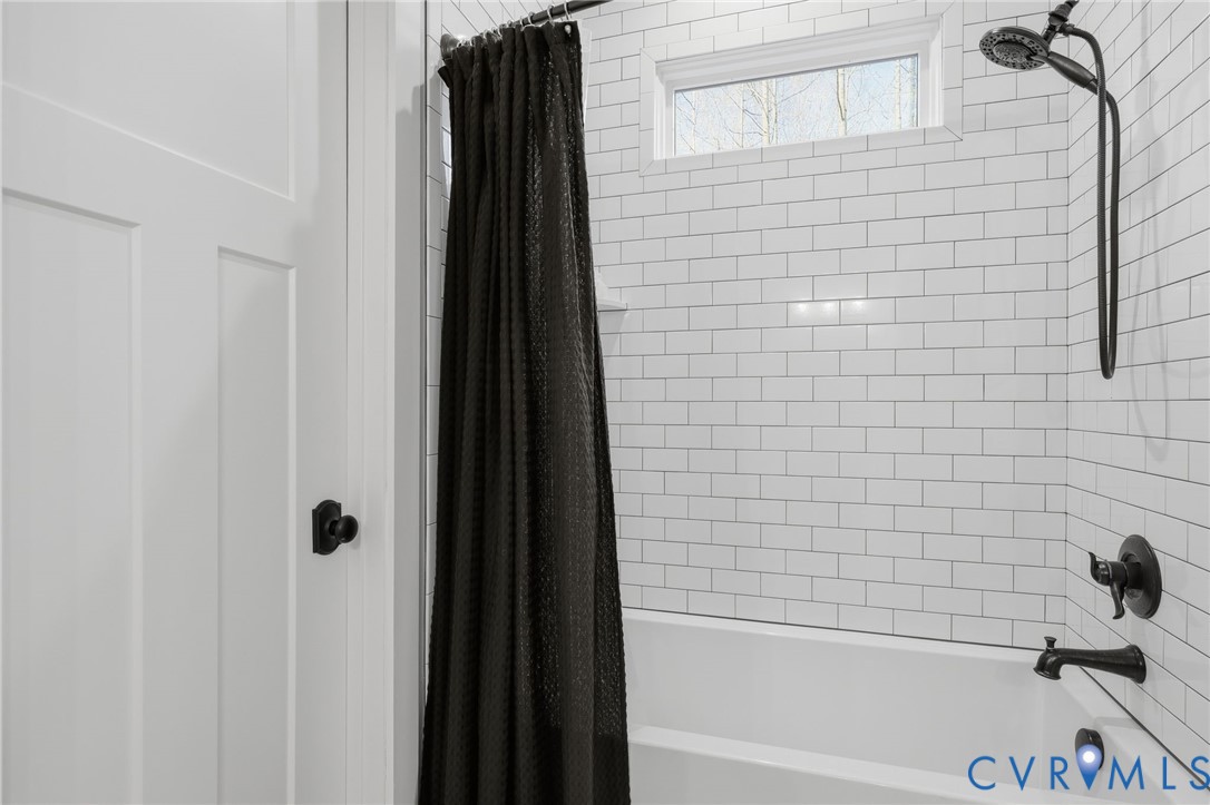 7201 Amarone Way New Kent, VA 23124 - Photo 34 of 46 Tiled shower