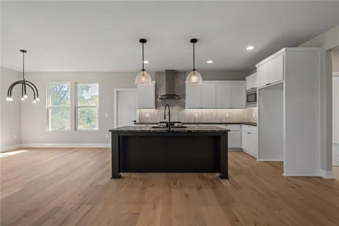 $741,000 | 8973 Shady Bend Road, Lenexa, KS 66227