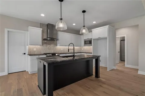 $741,000 | 8973 Shady Bend Road, Lenexa, KS 66227